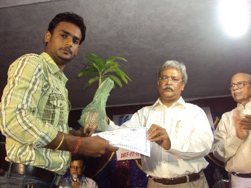 scholarship to students_600x600_100KB.jpg
